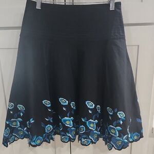 Persaman New York Black Embroidered Knee-Length A-Line Skirt